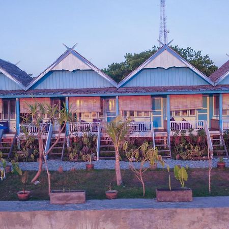 Moyo Island Resort Extérieur photo