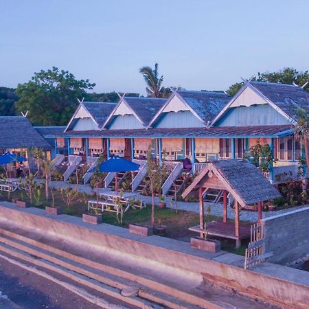 Moyo Island Resort Extérieur photo