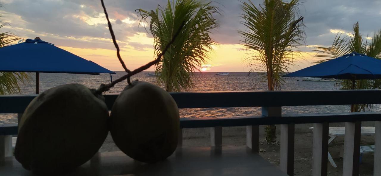 Moyo Island Resort Extérieur photo