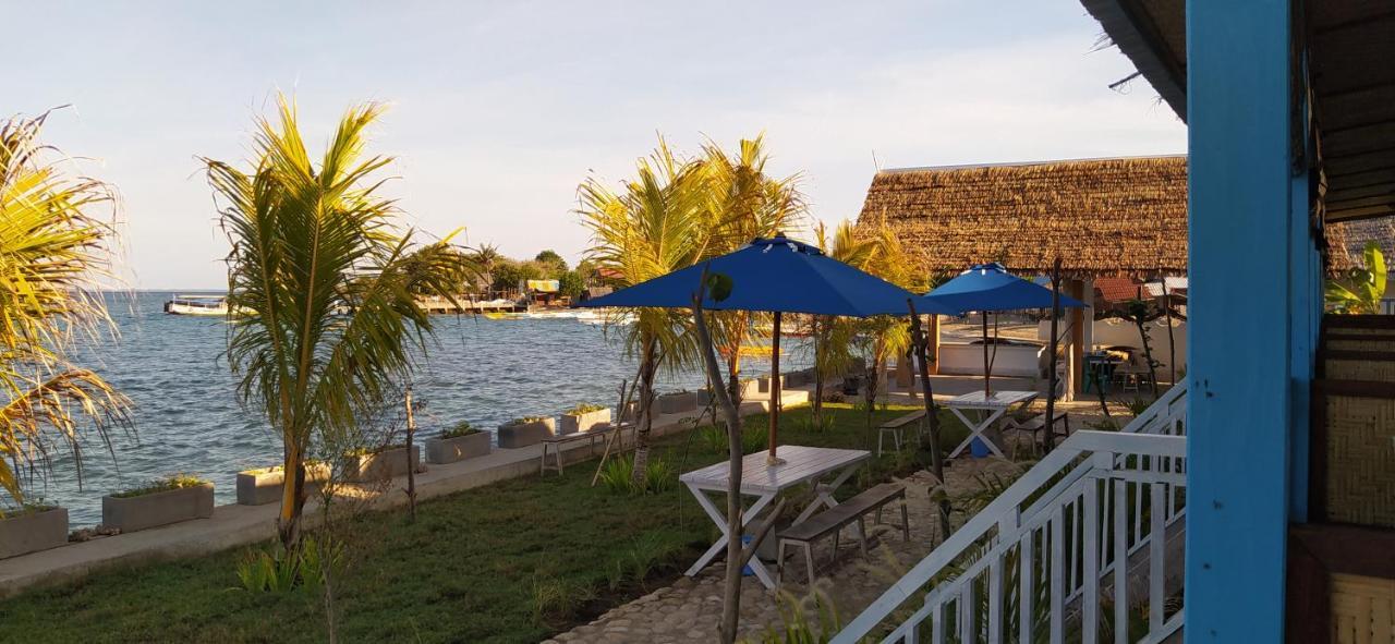 Moyo Island Resort Extérieur photo