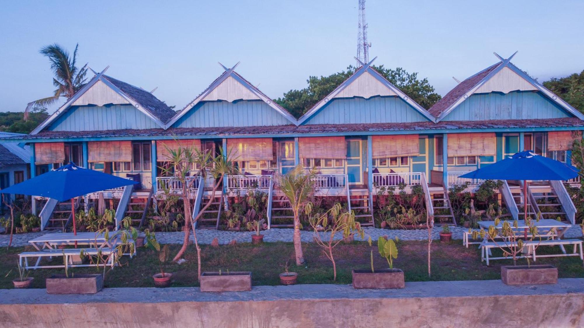 Moyo Island Resort Extérieur photo