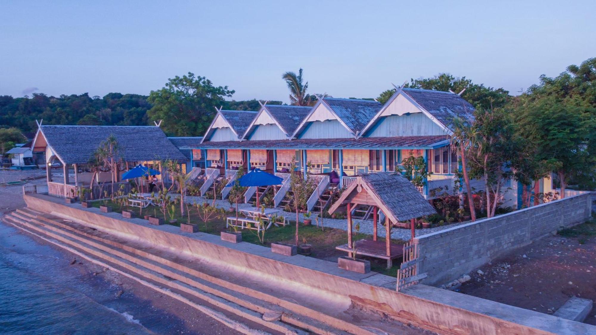 Moyo Island Resort Extérieur photo