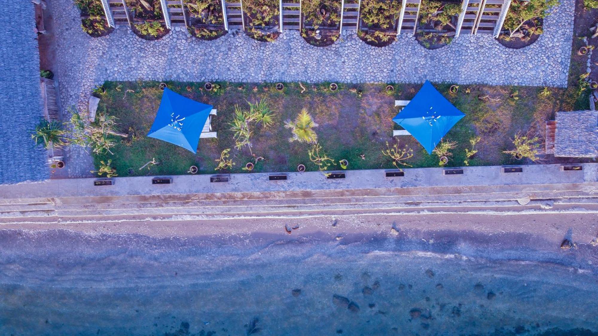 Moyo Island Resort Extérieur photo